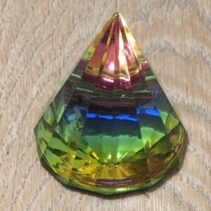 12-hoekige Regenboog Klank Elfen Piramide - Basisvlak is rond geslepen 5 x 5 cm  (l/brxh)