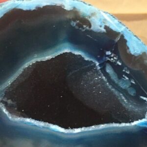 Agaat Blauw Geode: 7.5x4.5x6 cm - 192 gr