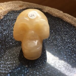 Calciet Lichtgele Skull 14: Bevat Gouden Inca Tijdscodes = 5 x 3.5 x 3 cm