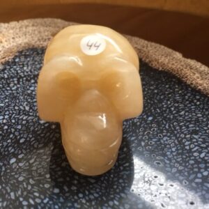 Calciet Lichtgele Skull 6 - Bevat Gouden Inca Tijdscodes = 5 x 3.5 x 3 cm