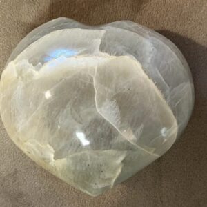 Maansteen Groen HART: 4x8x7.5 cm (dxbxl) - 534 gr - geïnitieerd door Groene Tara