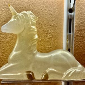 LeMUria Licht Goudgele Eenhoorn: Wit Seleniet in kunsthars gegoten + MP3 26.37 min