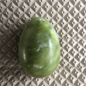 Jade Lichtgroen Yoni EI: 4.5x2.8 cm