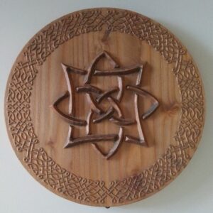 SYMBOOL BORD MET LACY KNOOP nr 1 - Douglas Spar Hout Ø 26 cm en 28 mm dik