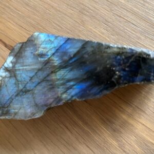 Labradoriet Ruw: 9x7.5x2 (hxbxd) - 165 gr