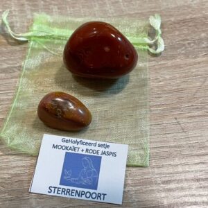 Mookaïet (rood) + Rode Jaspis = SET: Aardend, Reinigend, Voedend