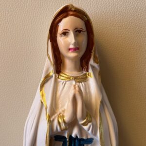 Houten Beeld van Moeder Maria: 29,5x8x7,5 cm