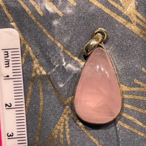 ROZENKWARTS HANGER 2 (Madagaskar): Ingewijd als MOEDER LEMURIA hanger