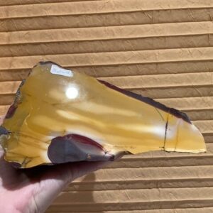 Mookaïet / Australisch Jaspis XL: 11x8.8x18.6 cm (lxbxh) - 1282 gr - Connect met Uluru Rock = Zonnevlecht Chakra van Moeder Aarde