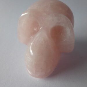 Rozenkwarts Skull 16