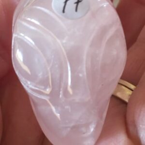 Rozenkwarts Traveler Alien Skull 5 - Venus Trilling = 8.1 x 5 x 3.5 cm