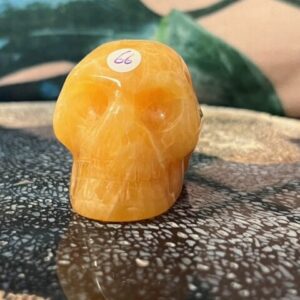 Calciet Goudgele Skull  nr 10 - Mayagodin - Weefster van het Gouden LeMUria Levensweb