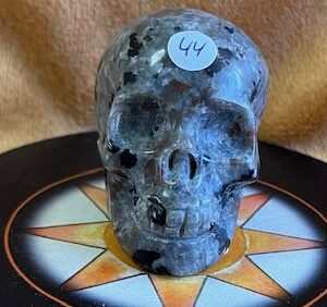 Vuursteen Skull 1: 76 gram 4.7x3x3.5 cm - Grondt én Bekrachtigt de Uluru Scheppingspulsatie