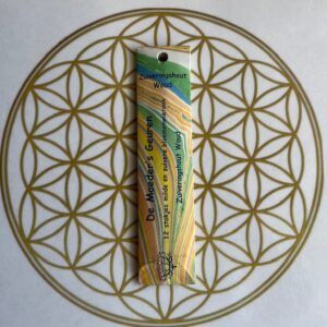 Wierook: ZUIVERINGSHOUT WOUD - 12 korte Ingewijde Natuurzuivere geurstokjes van Moeder's Bloemen