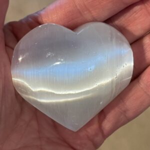 Seleniet Wit HART: 5x5,5x2 cm - 57 gr - Moederliefde