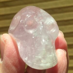 Amethist Skull 21 - Maakt connectie met Violette Vlam & Meester Saint Germain = 4 x 2.5 x 2.7 c