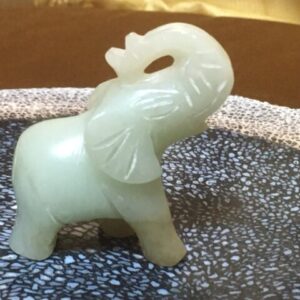 Jade Olifant: Totemdier staat voor Geduld en een Lang Leven