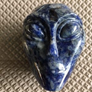 Sodaliet Alien Skull L 1 = 7x5.5x7.5 cm - 424 gram