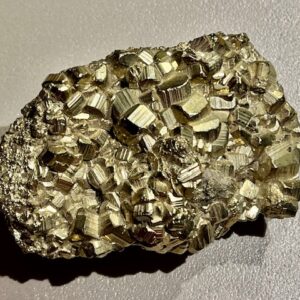 Pyriet ruw: 6.5x9x4.5 cm (lxbch) - 468 gr - Afkomstig van boven de Poolcirkel in Finland!