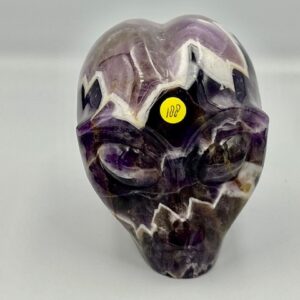Chevron Amethist Alien Skull met Labradoriet ogen 3: 7.5x6.5x7.5 cm - 532 gram