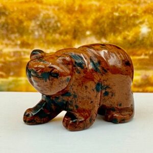 Miniatuur Beer - Breccie Jaspis: 2.5x1.2x1.6cm (lxbrxh)