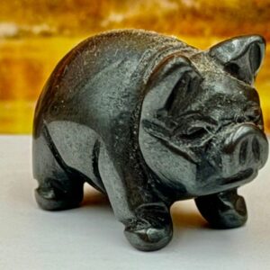 Miniatuur Varken - Hematiet: 2.5x1.3x1.6 cm (lxbrxh)