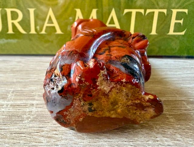 Rode Jaspis Draakje met Onyx ogen STAAND nr 3: 5x5x8,5 cm (brxdxh) - 151 gram: Aardend - Beschermend - Harmoniseert - Afbeelding 5